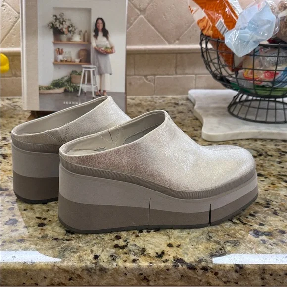 Naked Feet Women's Metallic Silver Mules - Picture 5 of 5